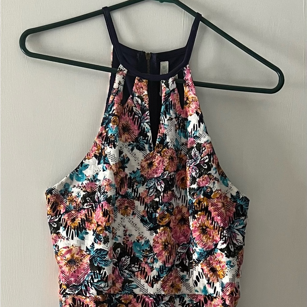 Dress - Picture 2 of 6